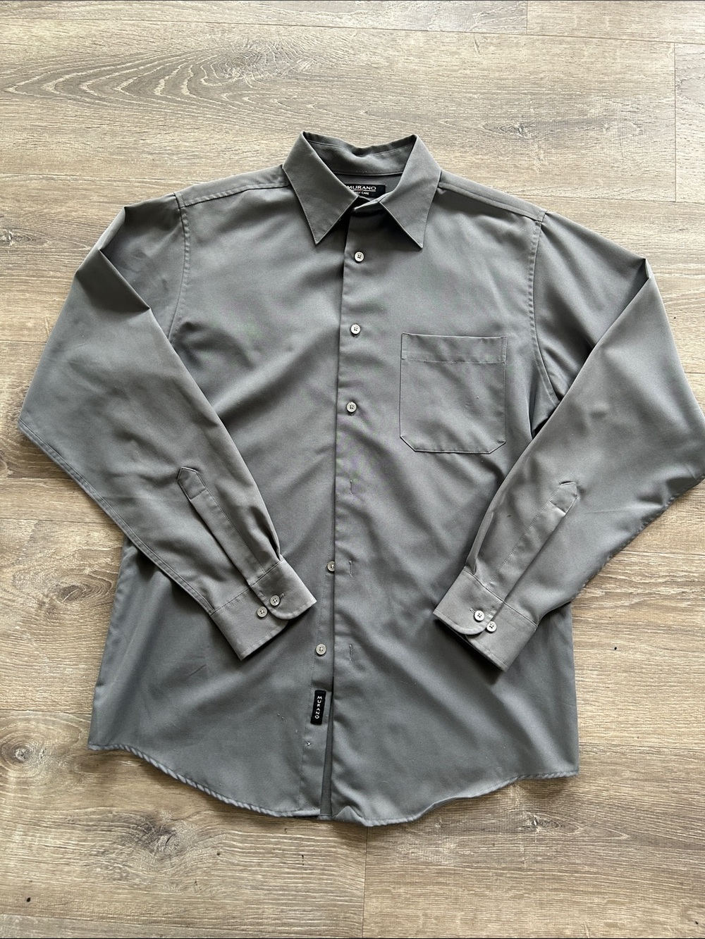 Men's Gray Long-Sleeve Button-Up Shirt